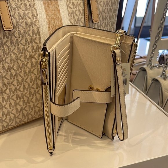 Michael Kors Jet Set Travel Large Double Zip Wristlet Wallet Light Cream Leather - Picture 13 of 16